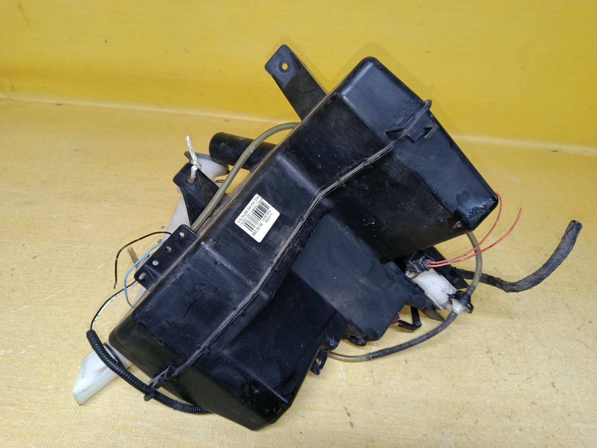 Бачок омывателя на Nissan Murano TNZ51 Фото 1