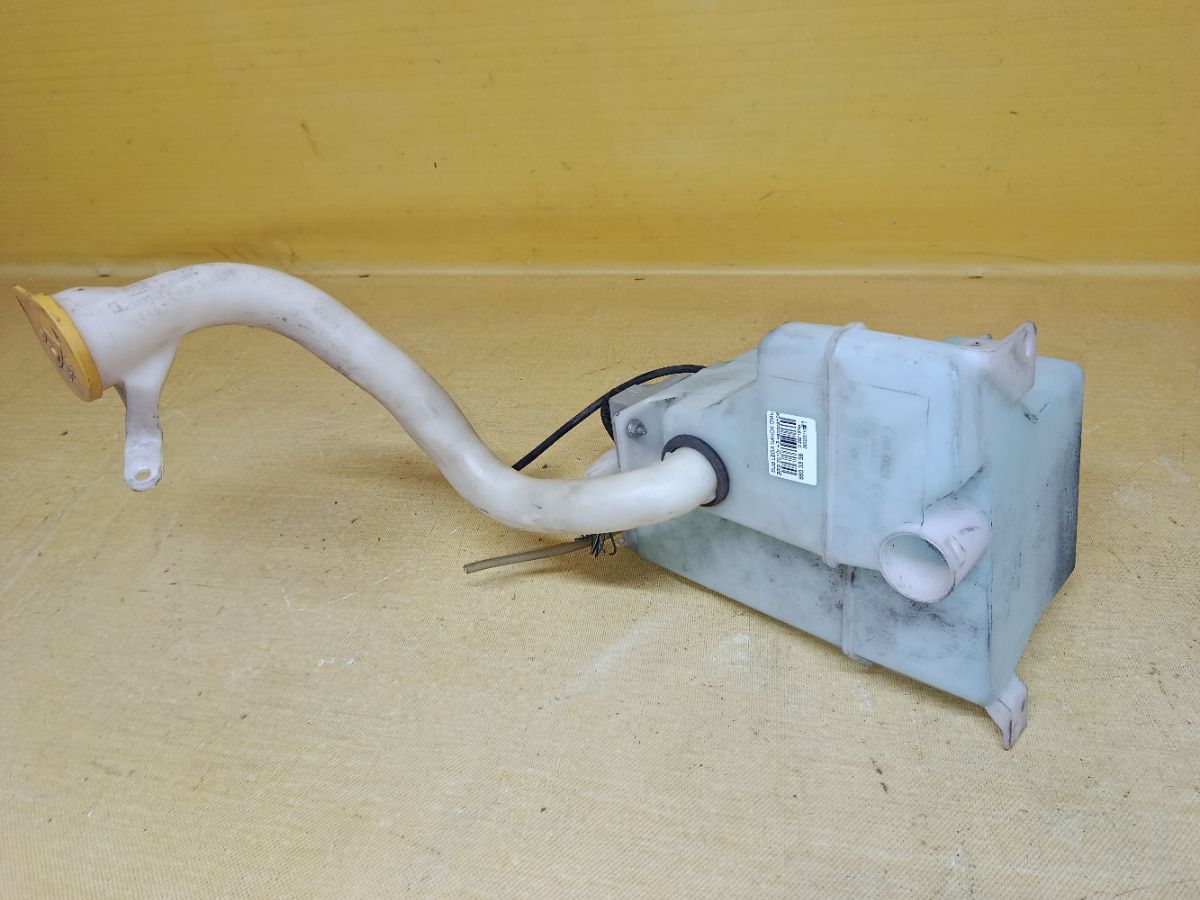 Бачок омывателя на Subaru Legacy Wagon BR9 Фото 4