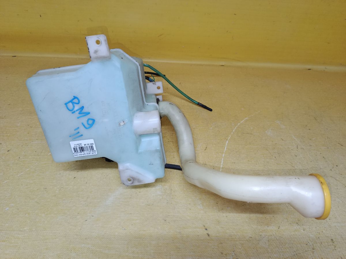 Бачок омывателя на Subaru Legacy BM9 Фото 1