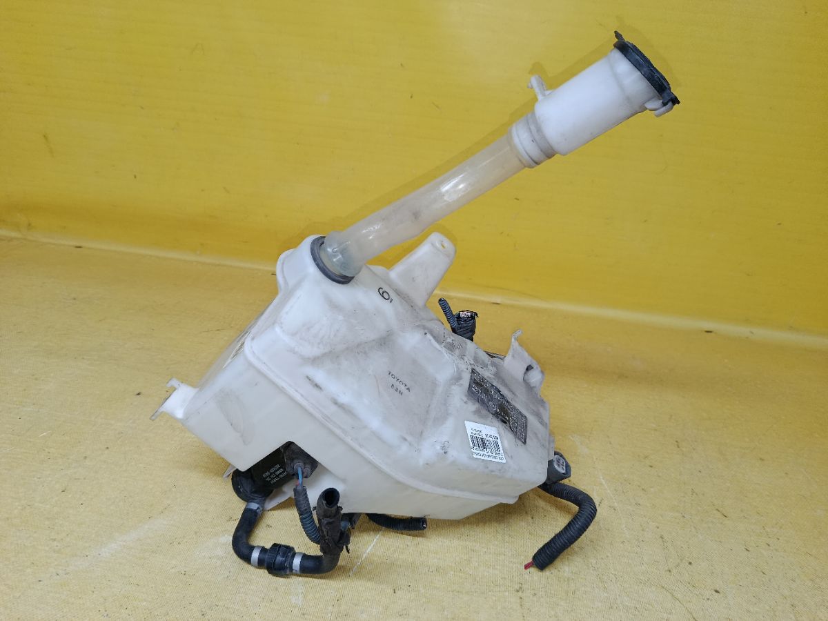 Бачок омывателя на Lexus Ls600hl UVF46 Фото 1