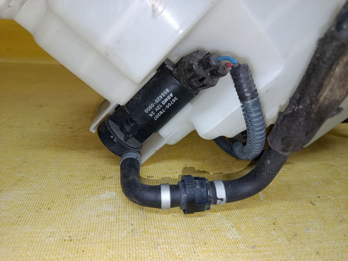 Бачок омывателя на Lexus Ls600hl UVF46 Фото 2