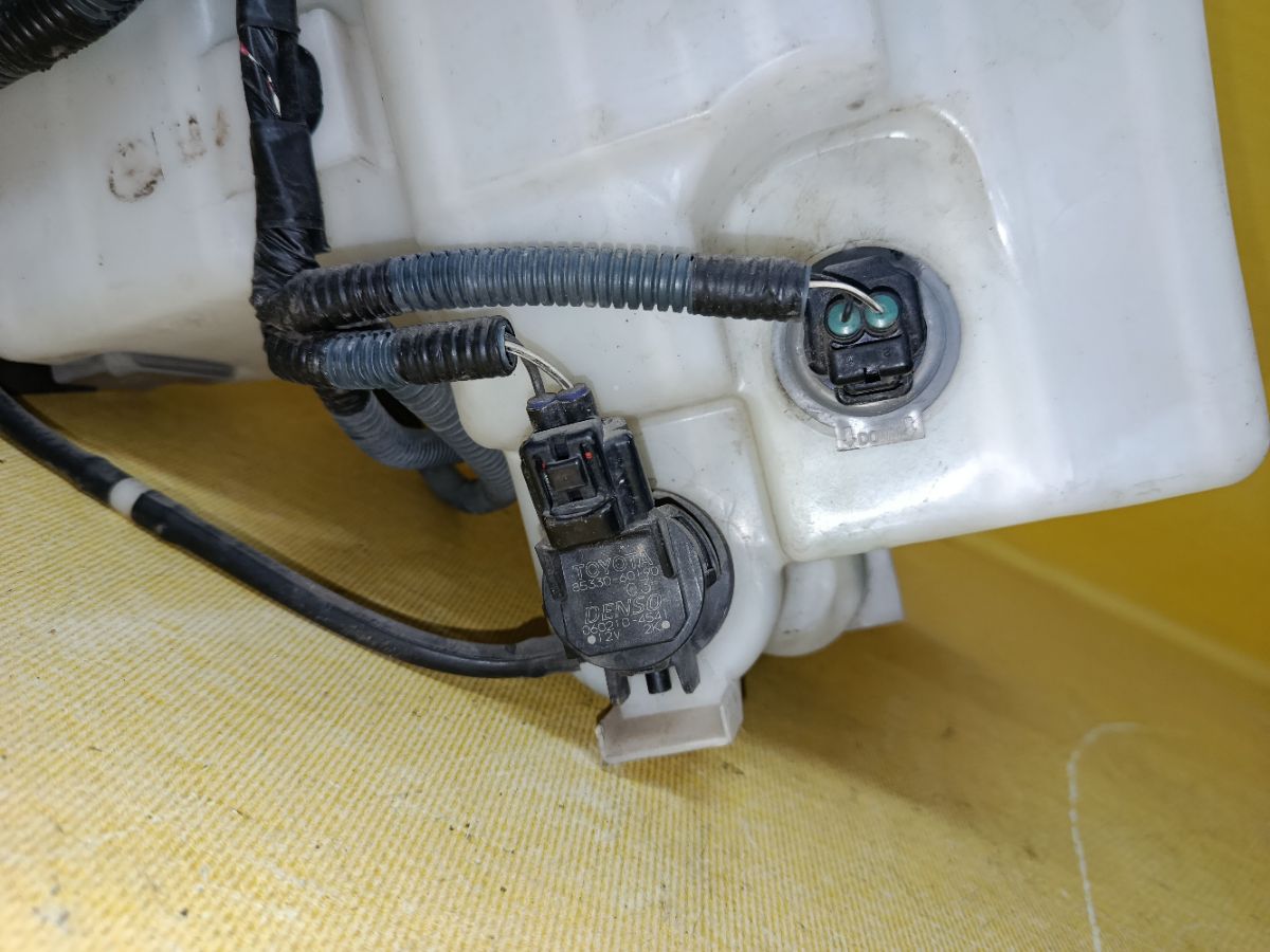 Бачок омывателя на Lexus Ls600hl UVF46 Фото 5