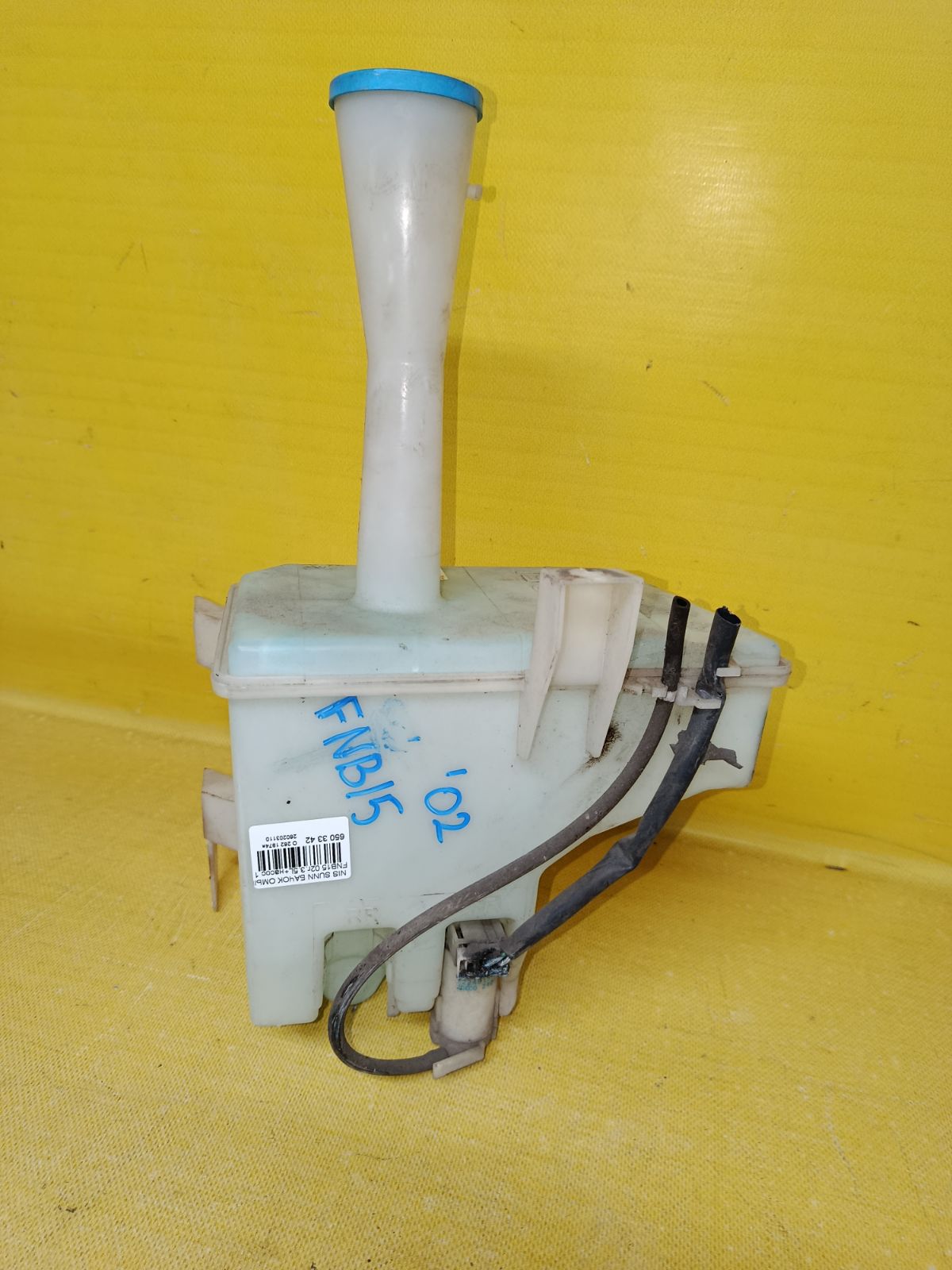 Бачок омывателя на Nissan Sunny FNB15 Фото 2