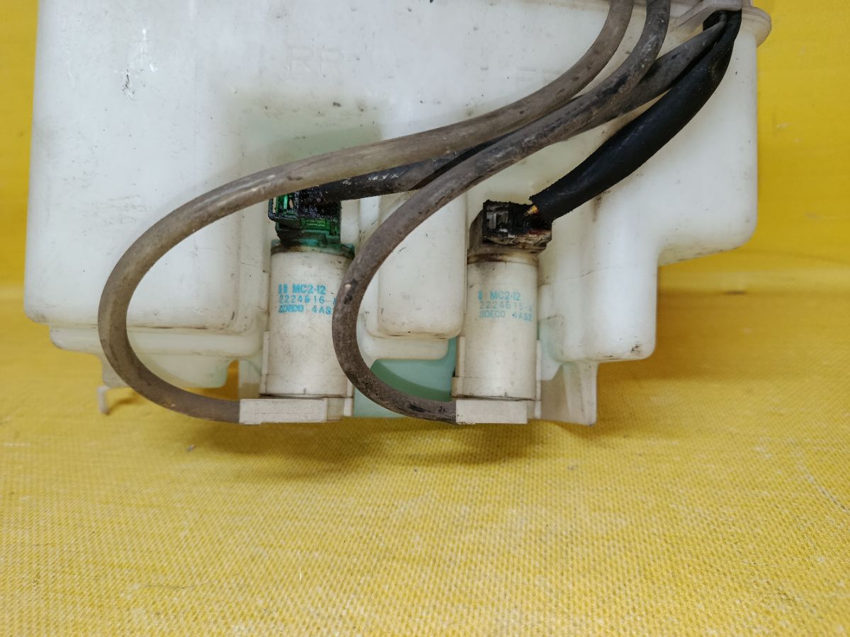 Бачок омывателя на Nissan Wingroad WFY11 Фото 3