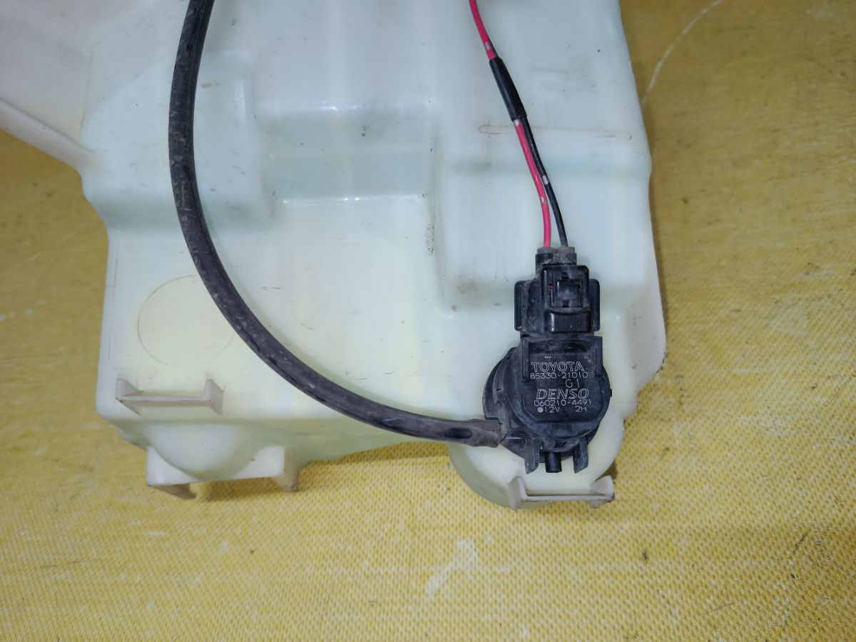 Бачок омывателя на Toyota Camry ACV45 Фото 2