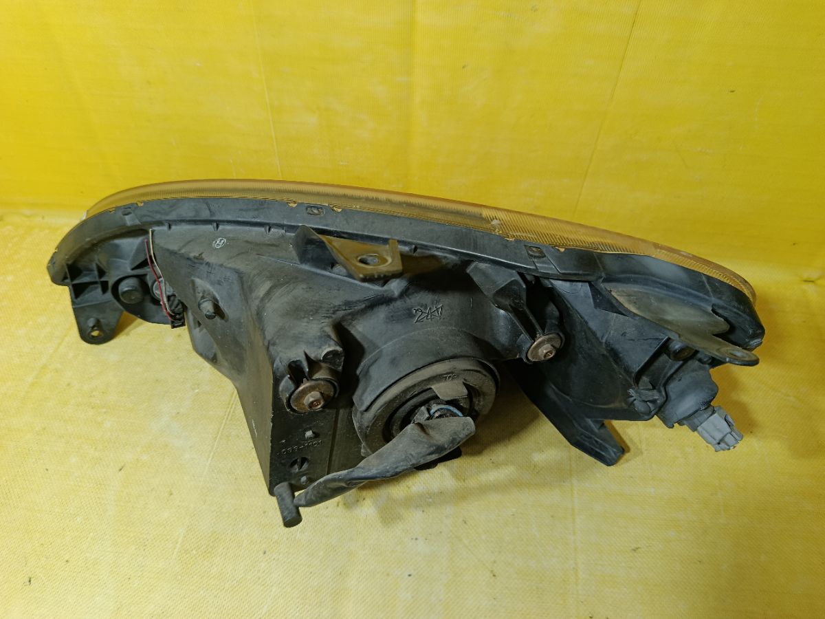 Фара P1101 P1101 на Daihatsu Yrv M211G Фото 11