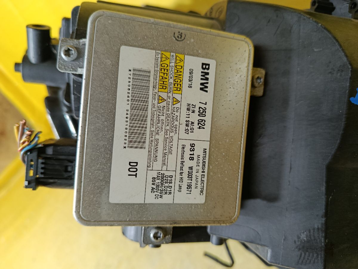 Фара 631172025859 на Bmw 3-Series E91-US72 Фото 7