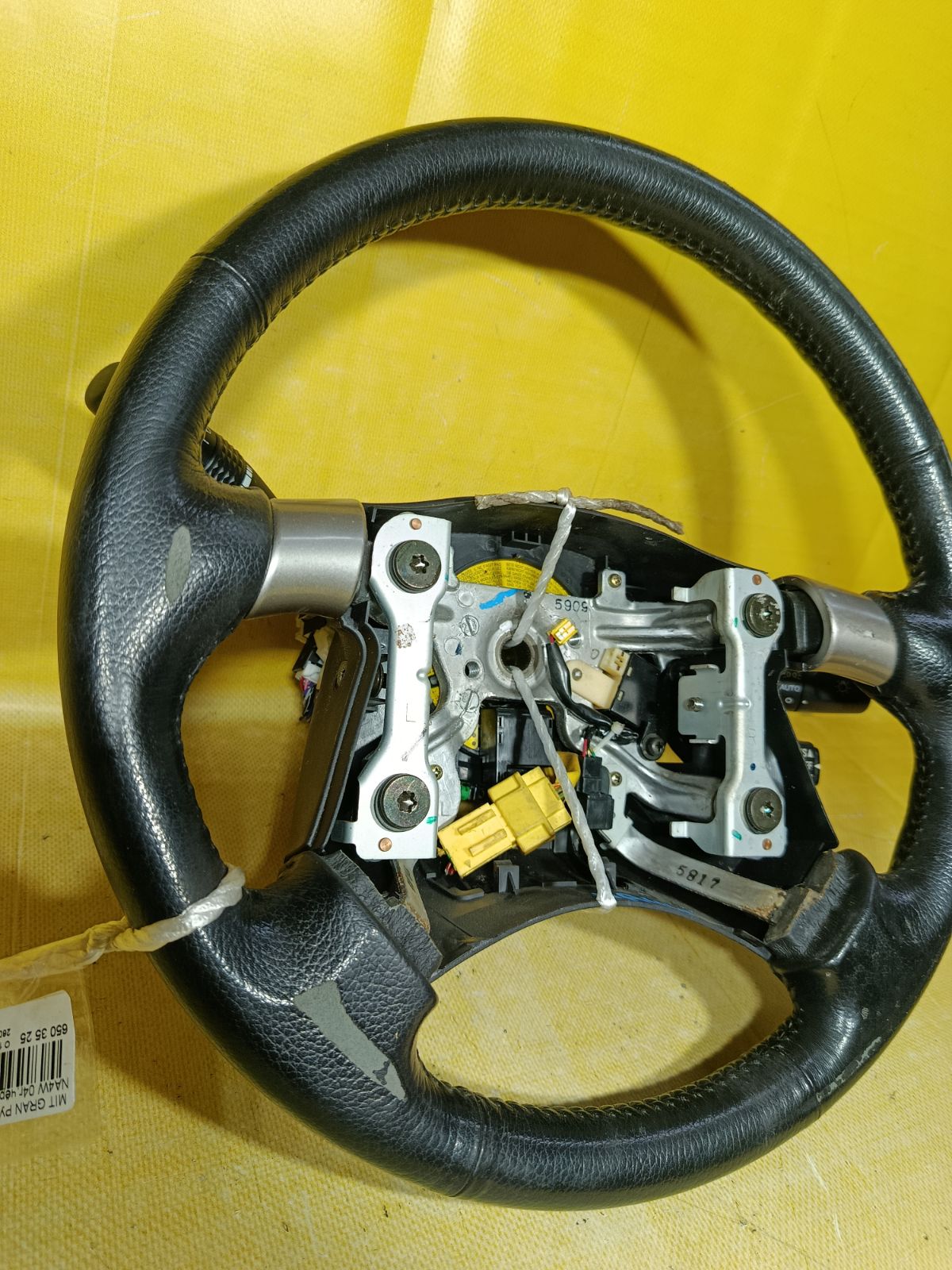 Руль на Mitsubishi Grandis NA4W Фото 4