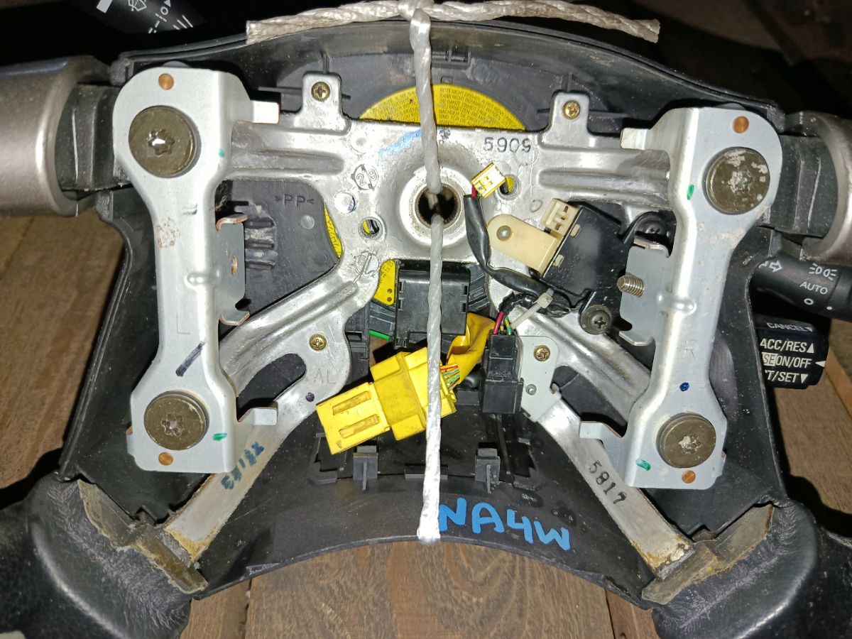 Руль на Mitsubishi Grandis NA4W Фото 9