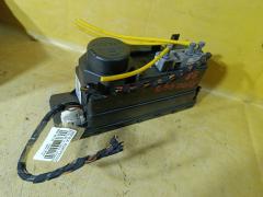 Компрессор центрального замка 1708000548, 1708002615 на Mercedes-Benz Slk-Class R170.447 111.973 Фото 4