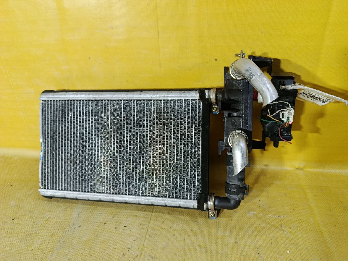 Радиатор печки на Mitsubishi Grandis NA4W 4G69 Фото 1