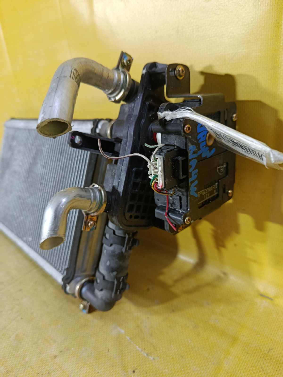 Радиатор печки на Mitsubishi Grandis NA4W 4G69 Фото 4