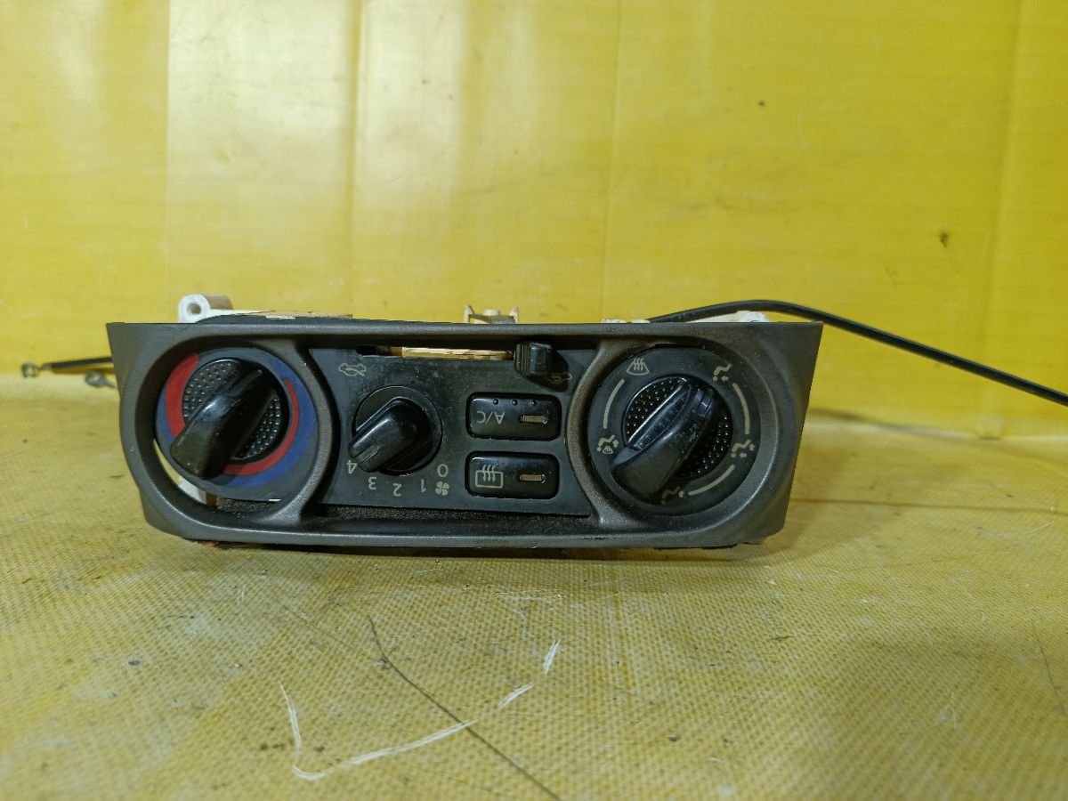 Блок управления климатконтроля на Nissan Sunny FB15 QG15DE Фото 14