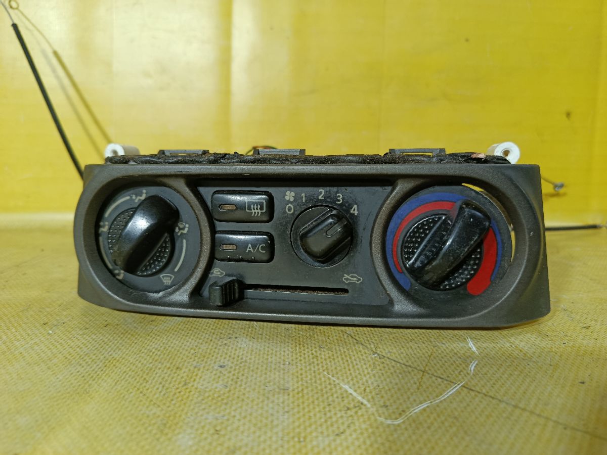 Блок управления климатконтроля на Nissan Sunny FB15 QG15DE Фото 15