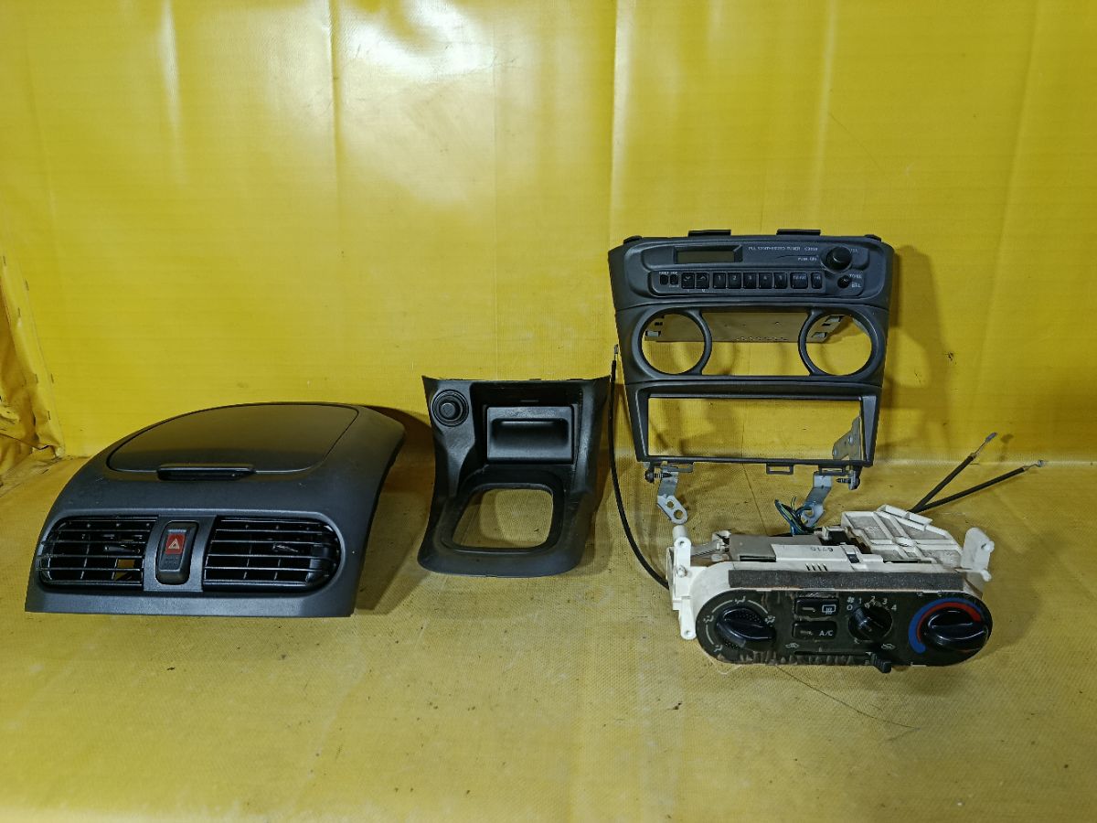 Блок управления климатконтроля на Nissan Sunny FB15 QG15DE Фото 1