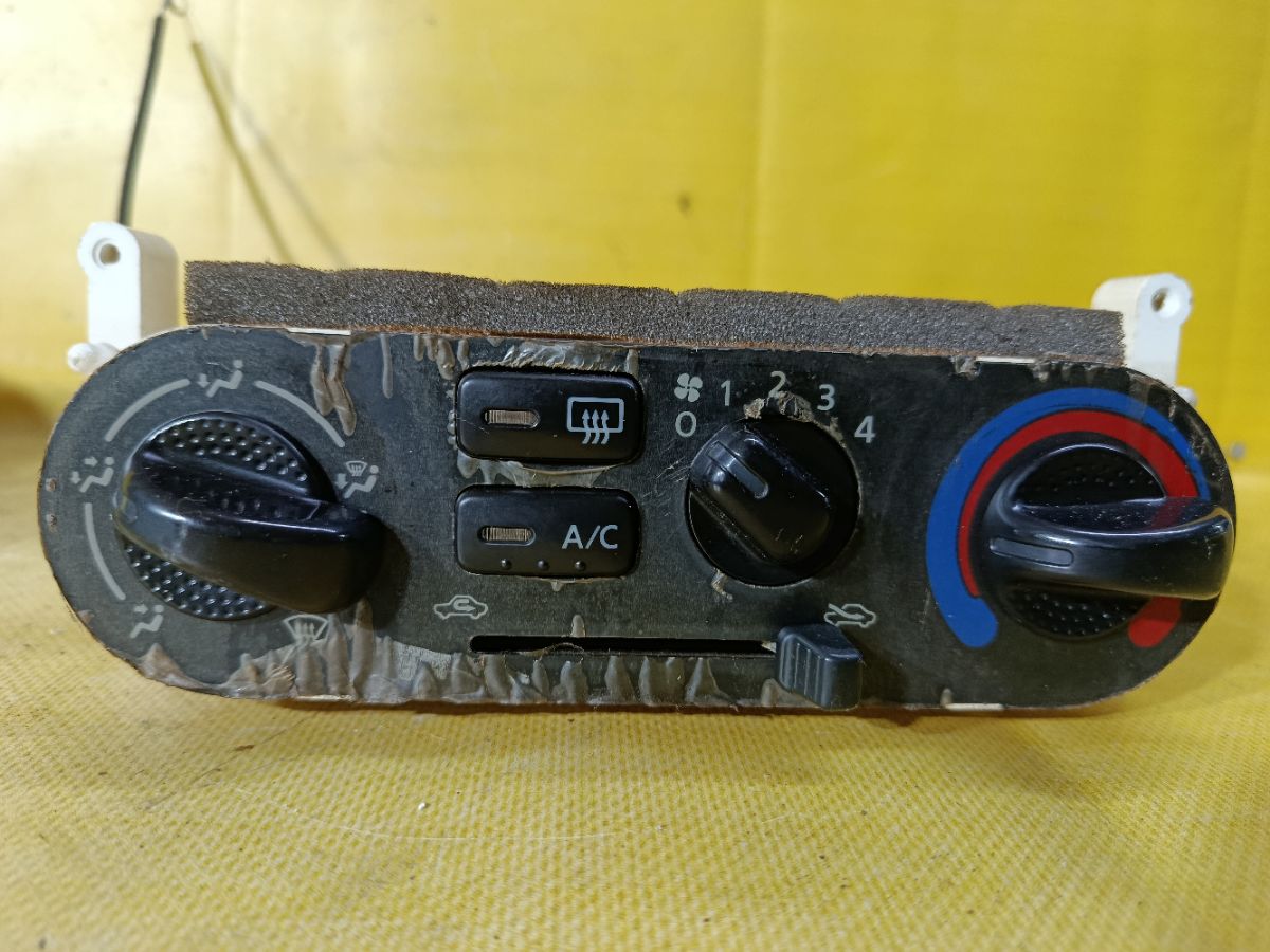 Блок управления климатконтроля на Nissan Sunny FB15 QG15DE Фото 11