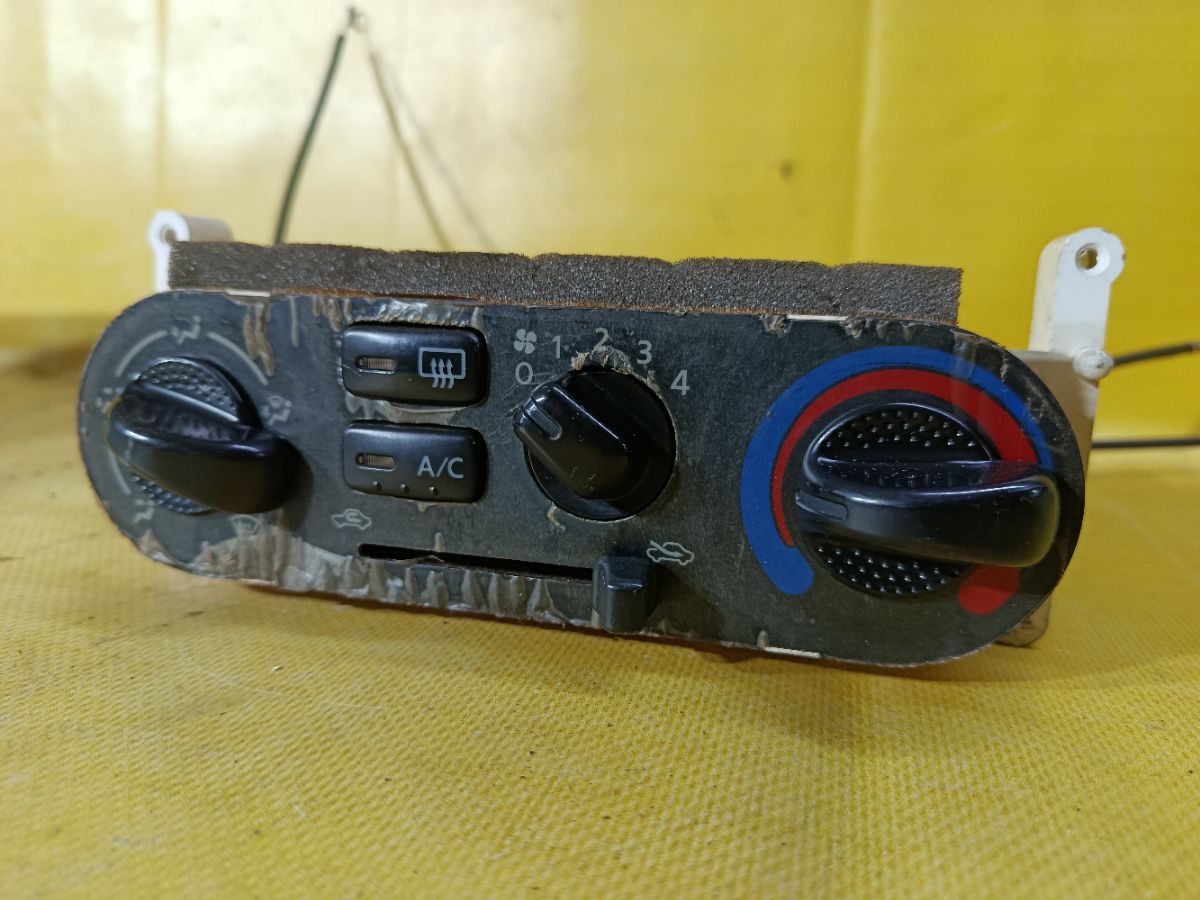 Блок управления климатконтроля на Nissan Sunny FB15 QG15DE Фото 12