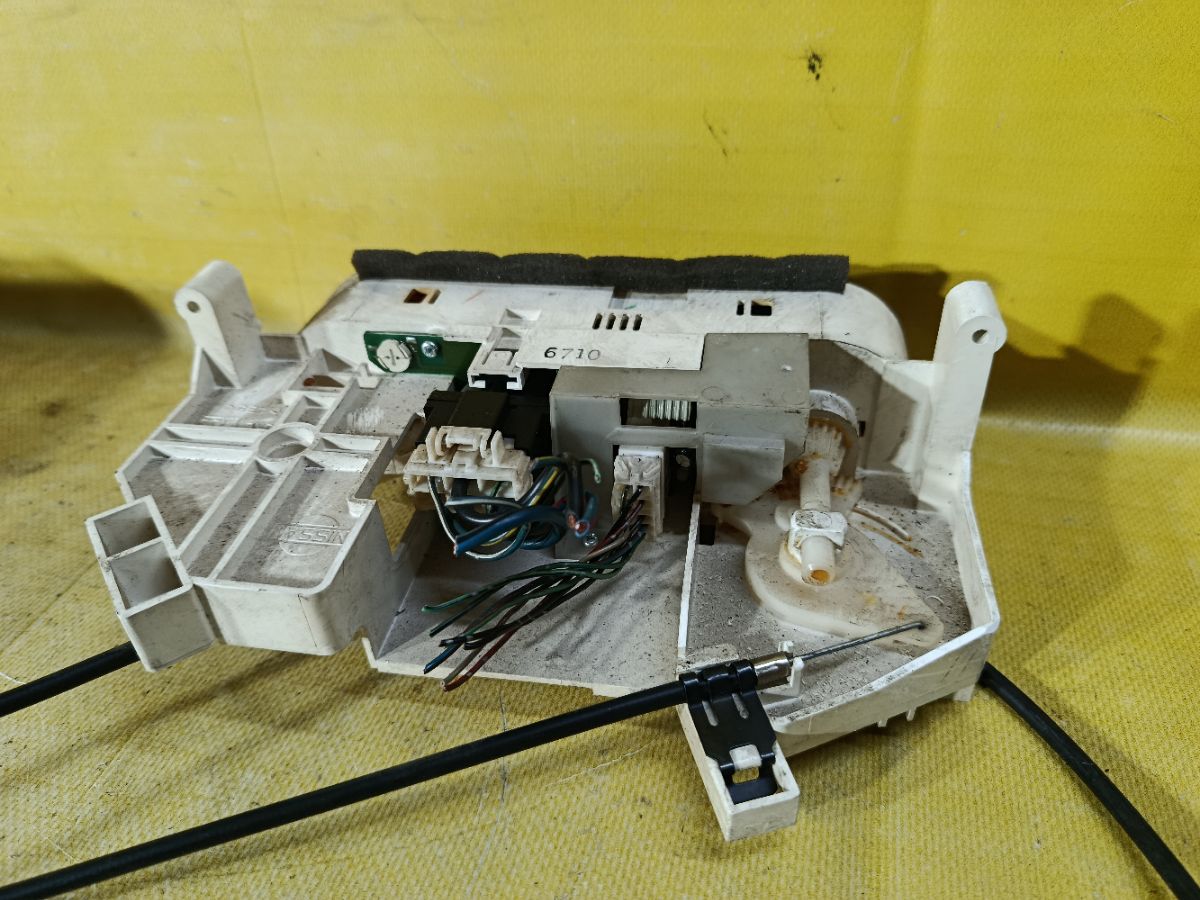 Блок управления климатконтроля на Nissan Sunny FB15 QG15DE Фото 14