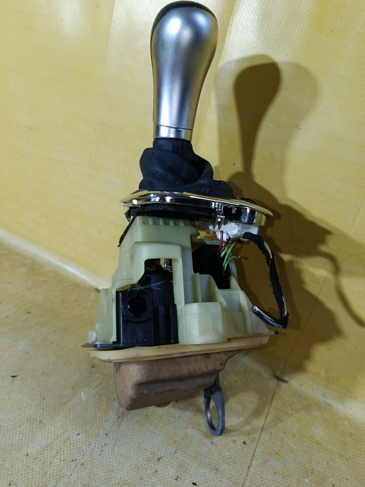 Ручка КПП A2032678524 на Mercedes-Benz C-Class W203.045 Фото 6