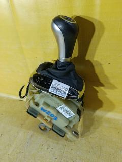 Ручка КПП на Mercedes-Benz C-Class W203.045 A2032678524