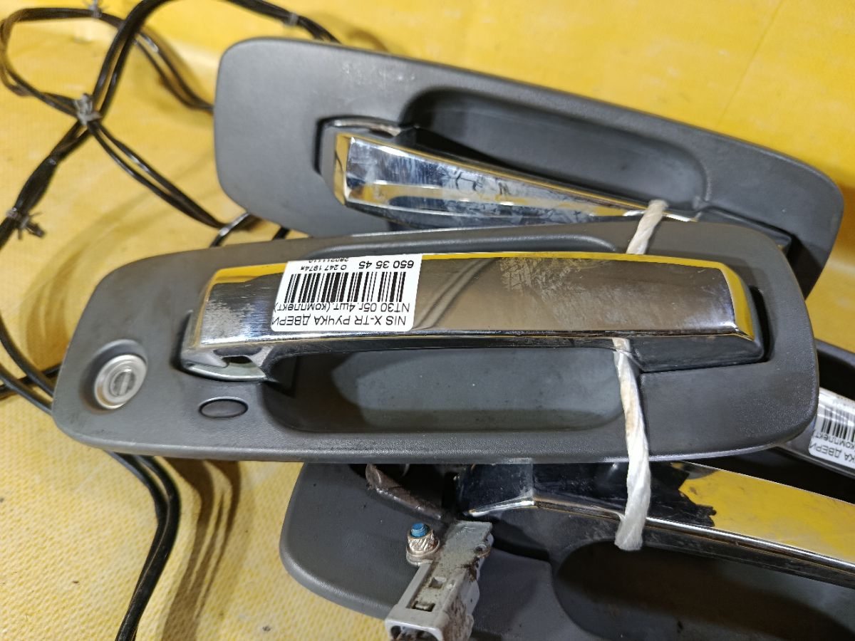 Ручка двери на Nissan X-Trail NT30 Фото 2