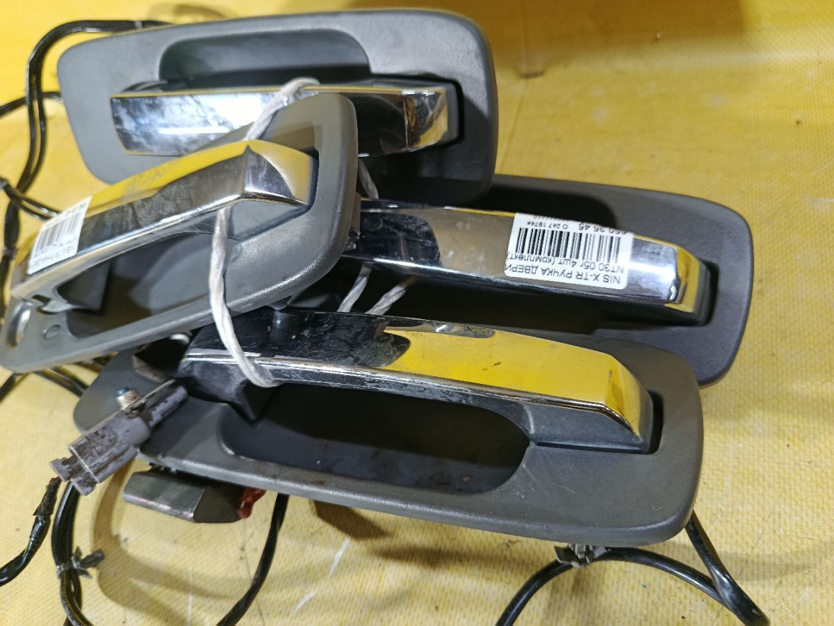 Ручка двери на Nissan X-Trail NT30 Фото 3