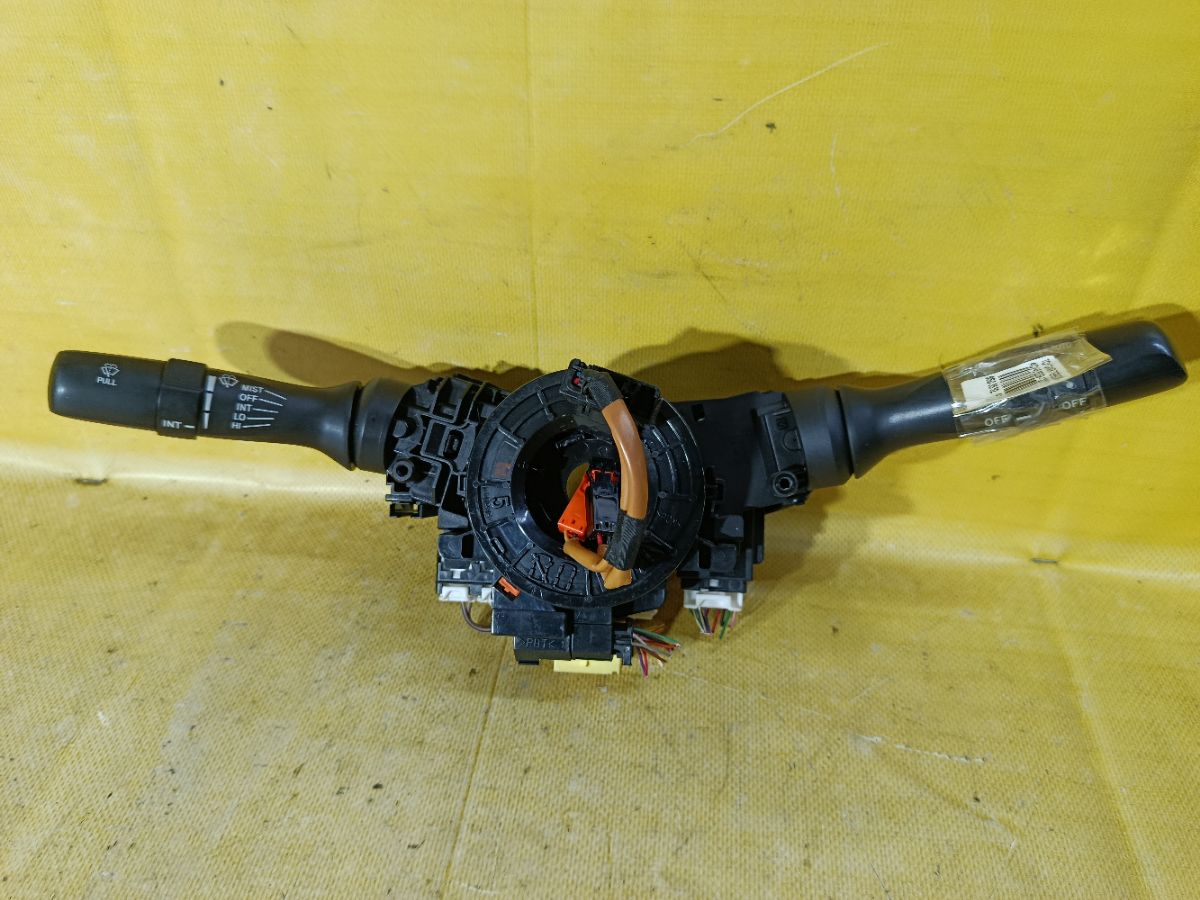 Переключатель поворотов 85269-12010 на Toyota Camry ACV45 Фото 1