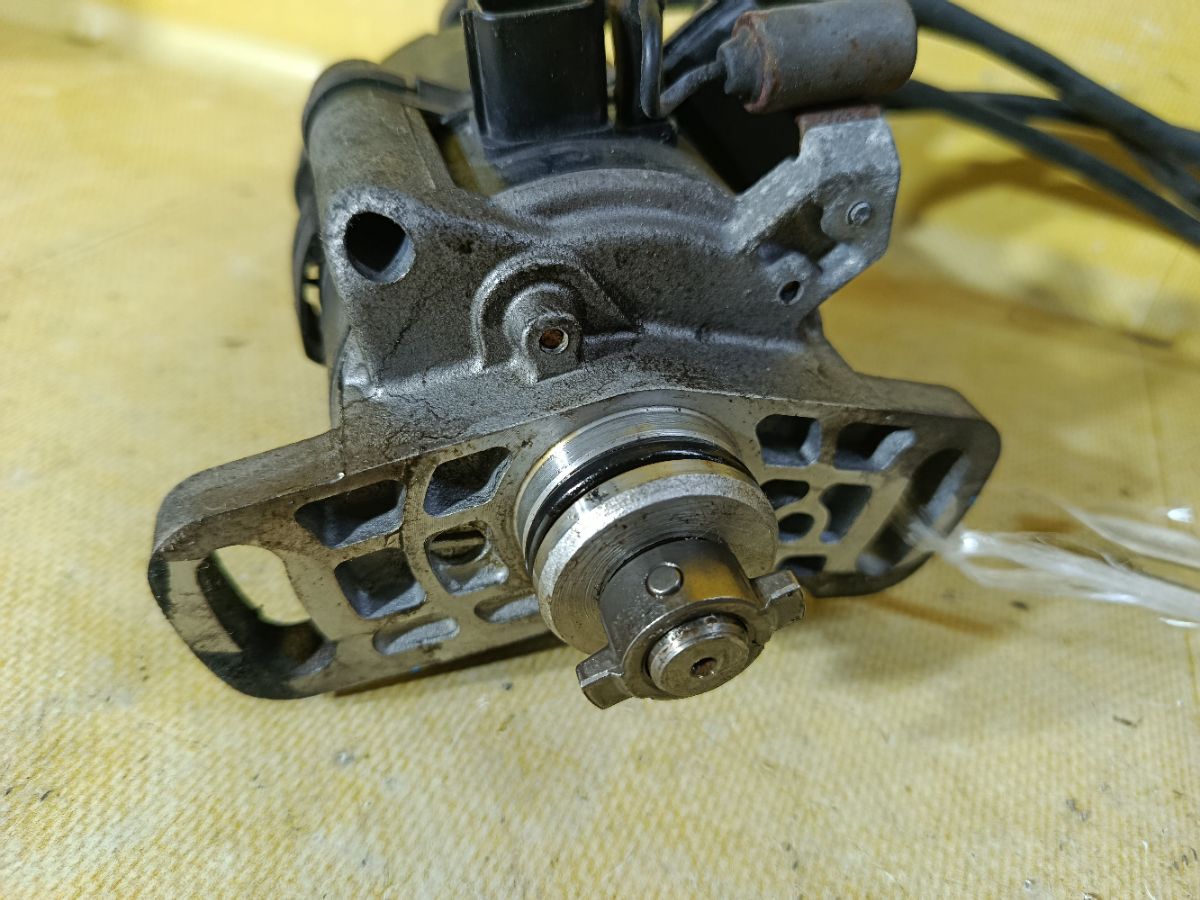 Трамблер 22100-0M810 на Nissan Bluebird HU13 SR20DE Фото 4