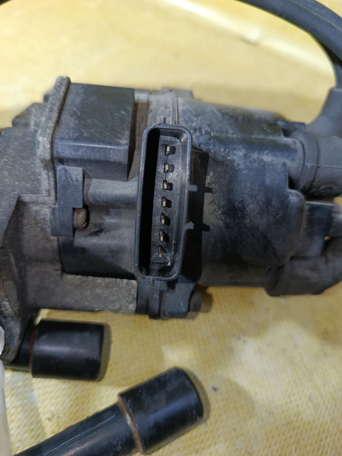 Трамблер T2T59371, MD326834, T2T59471 на Mitsubishi Lancer CK2A 4G15 Фото 5