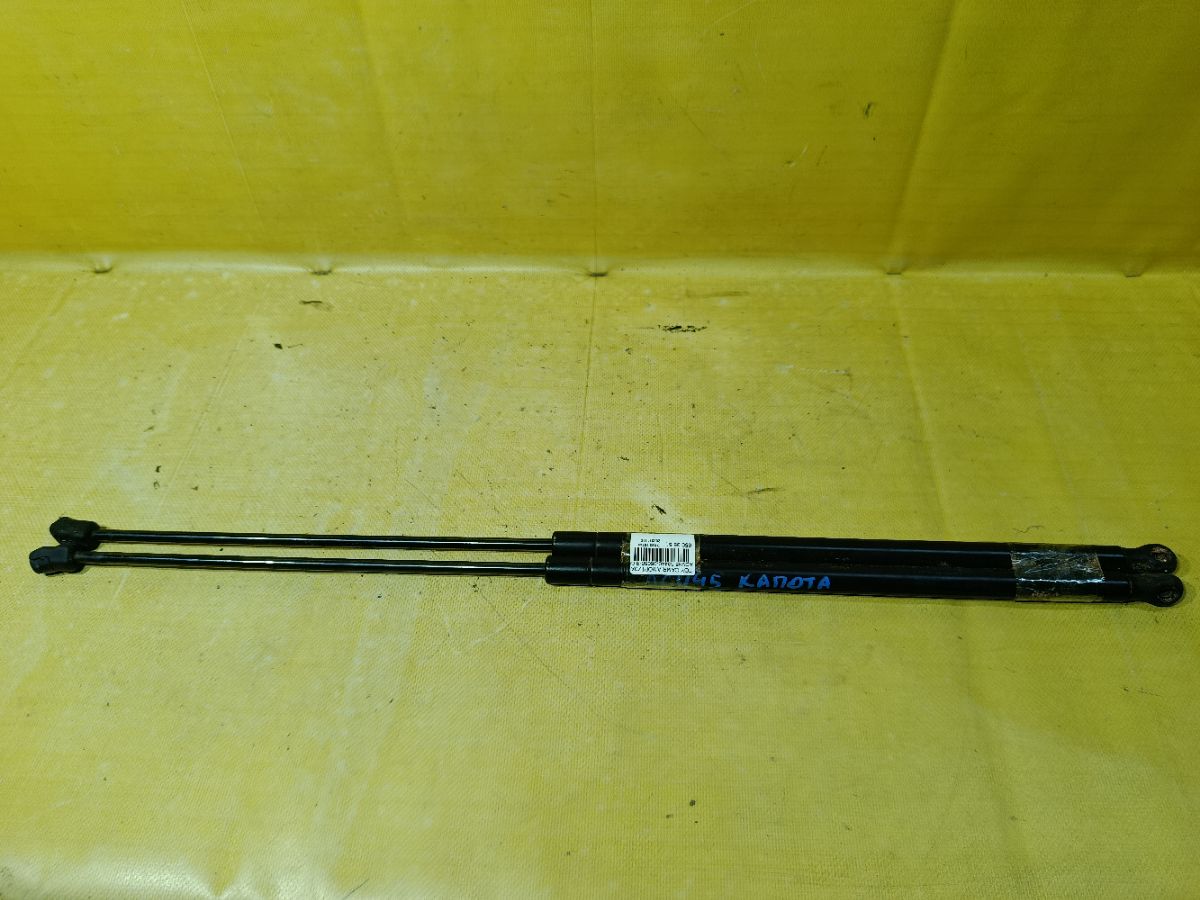 Амортизатор капота 53440-06050-B на Toyota Camry ACV45 Фото 1