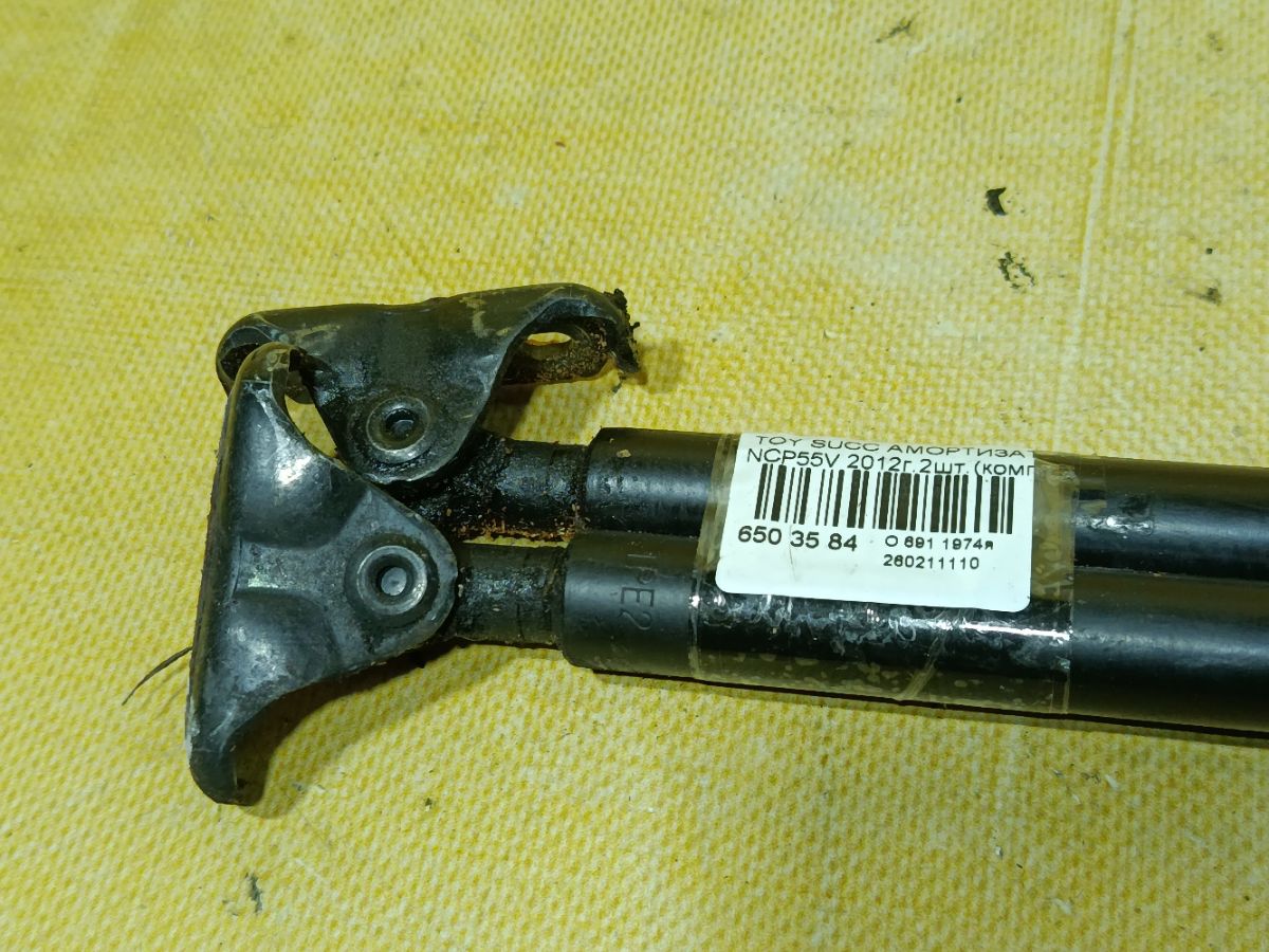 Амортизатор двери на Toyota Succeed NCP55V Фото 2