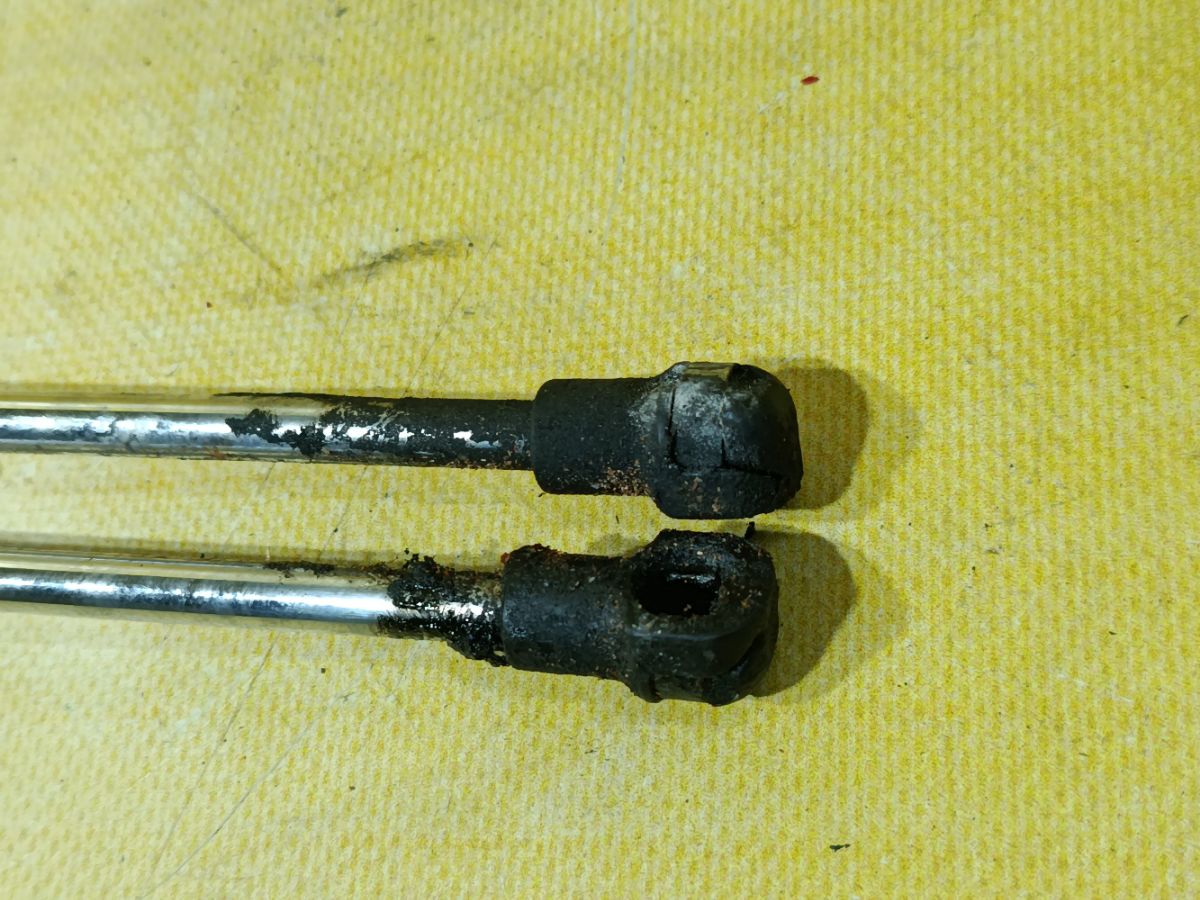 Амортизатор двери на Toyota Succeed NCP55V Фото 3