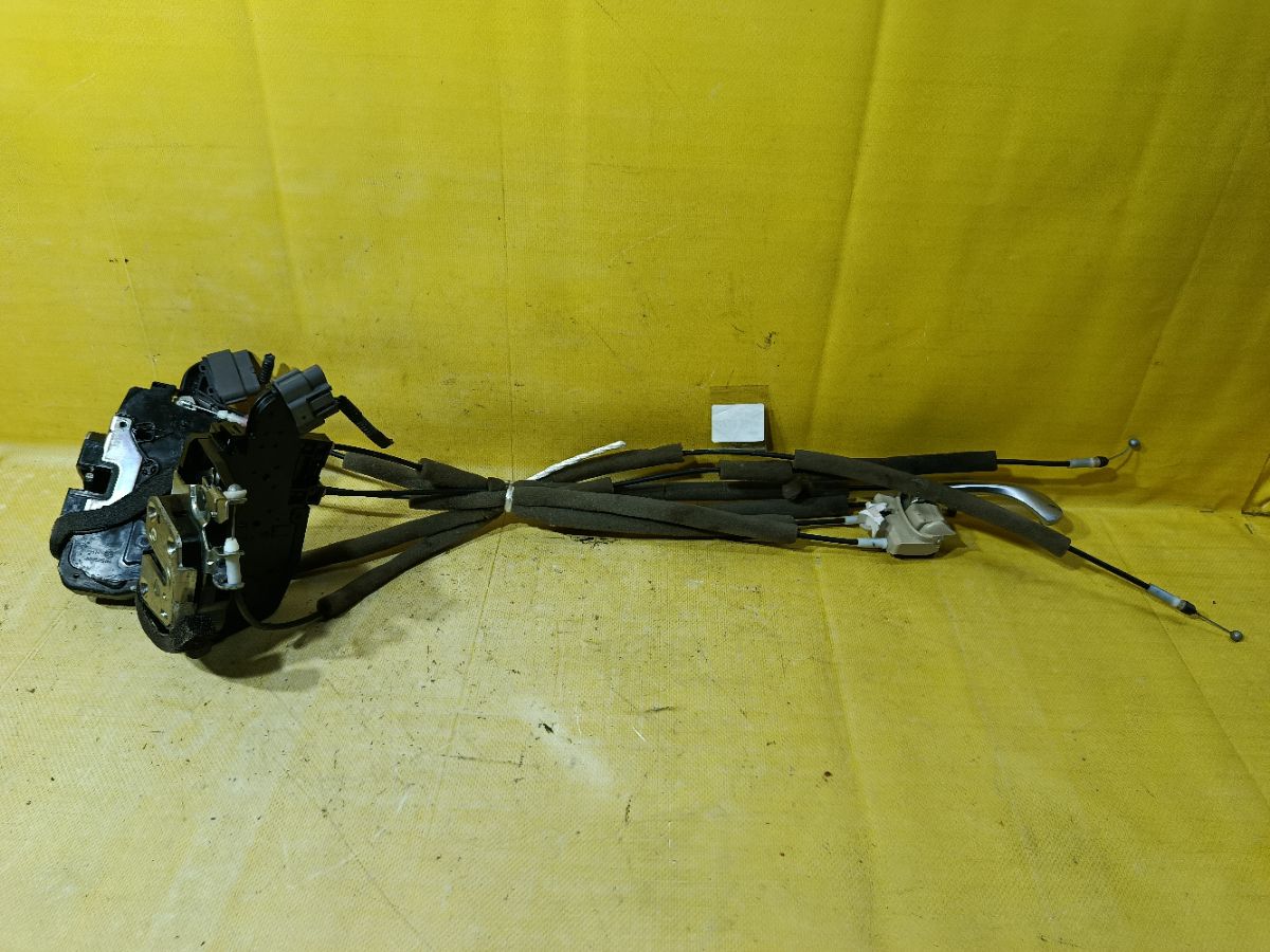 Замок двери на Nissan Teana J32 Фото 1