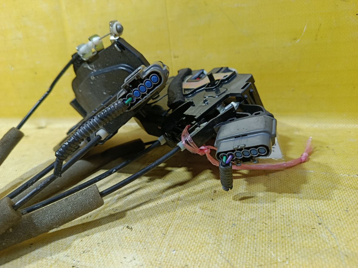 Замок двери на Nissan Teana J32 Фото 4