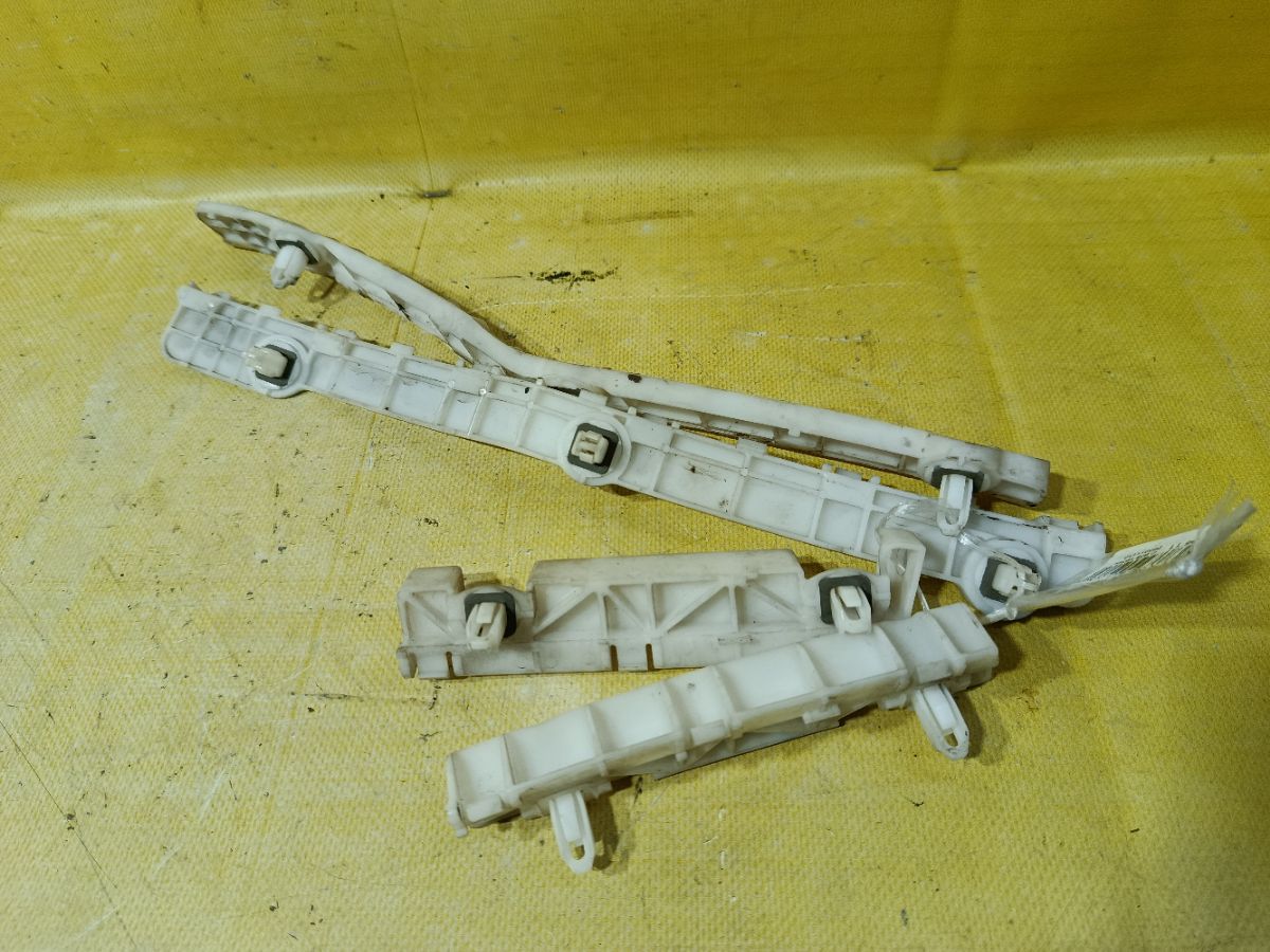 Крепление бампера на Mitsubishi Outlander CW5W Фото 2