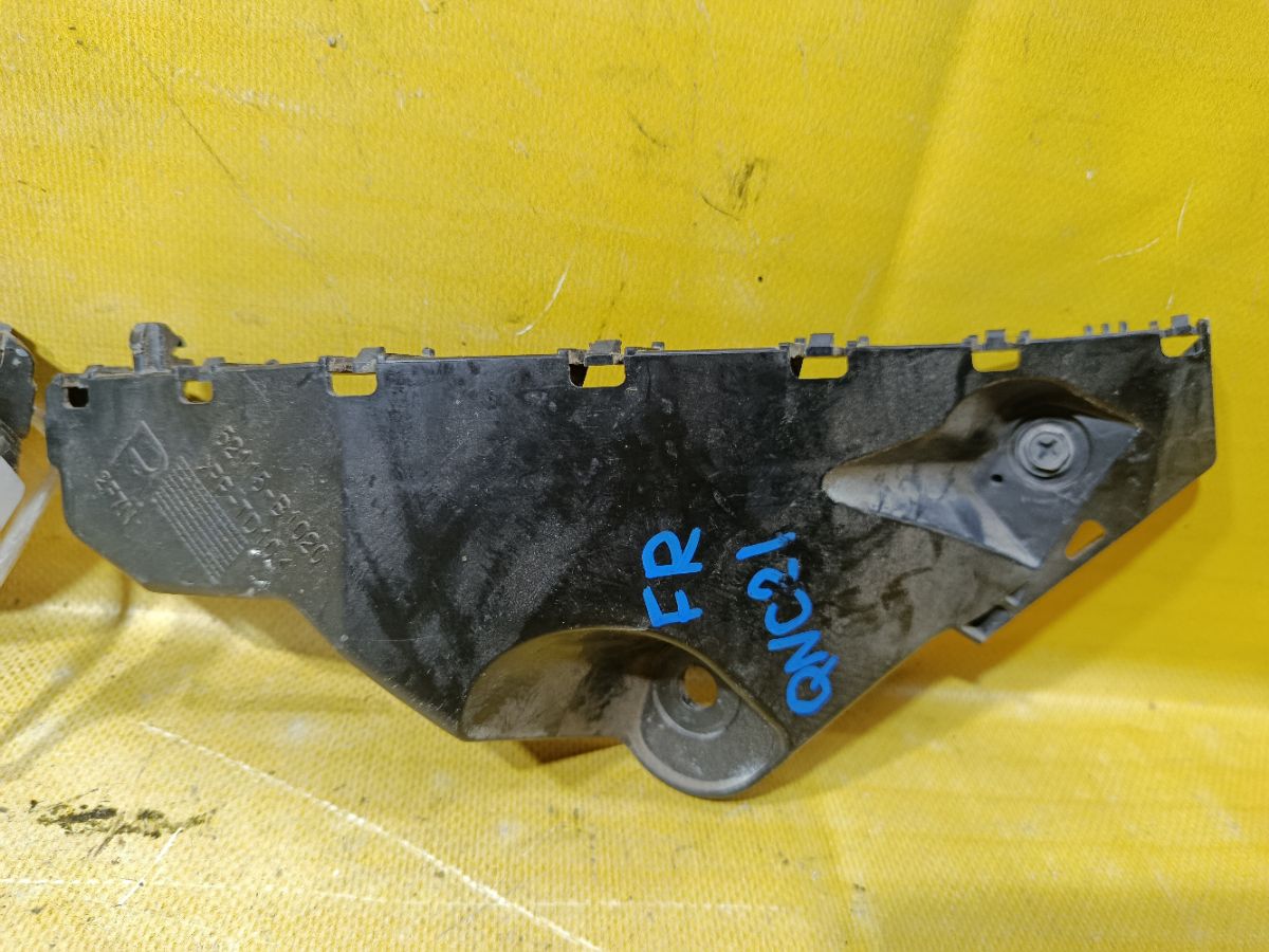 Крепление бампера 52116-B1020, 52115-B1020 на Toyota Bb QNC21 Фото 3