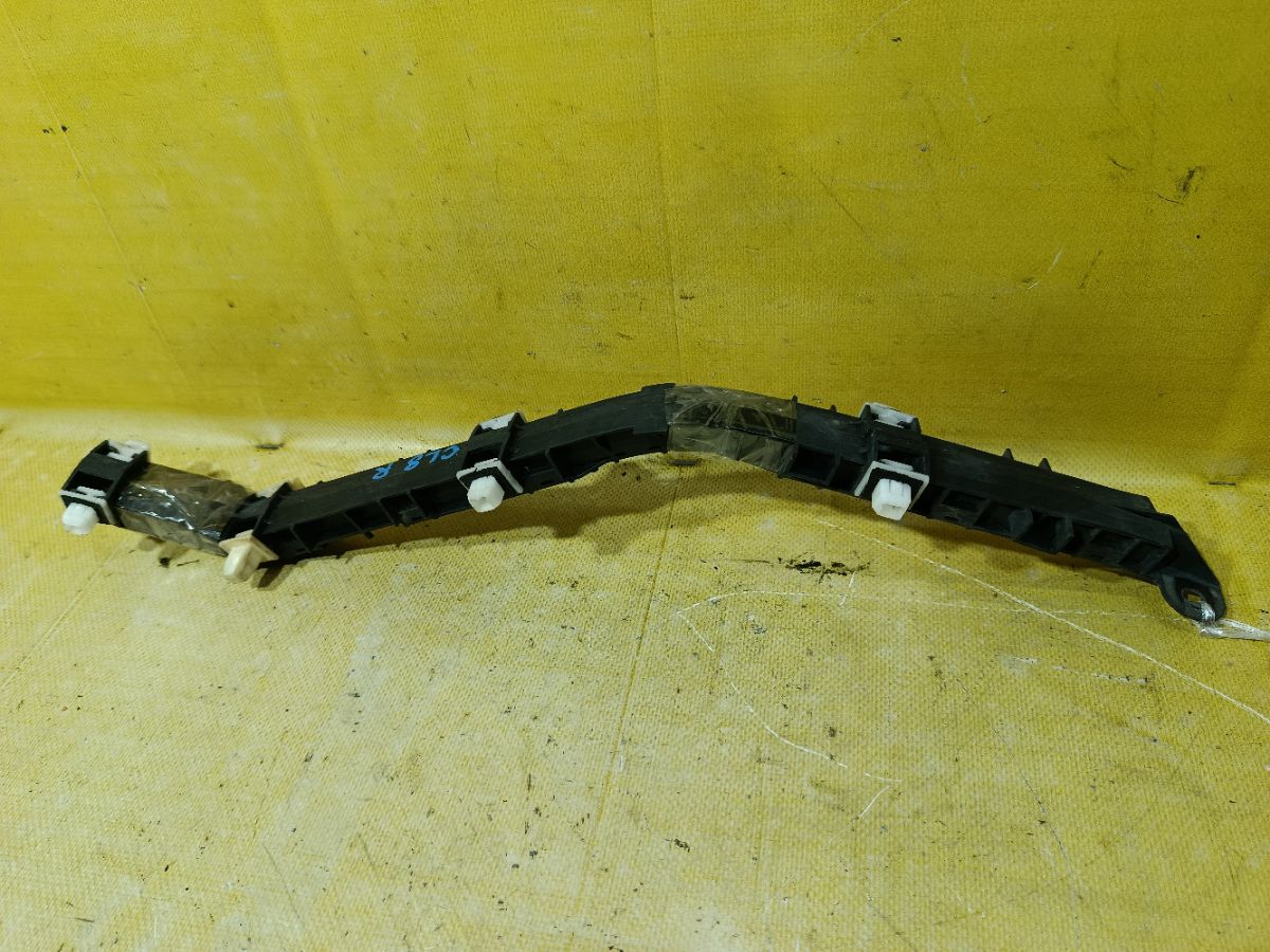 Крепление бампера на Honda Accord CL8 Фото 2