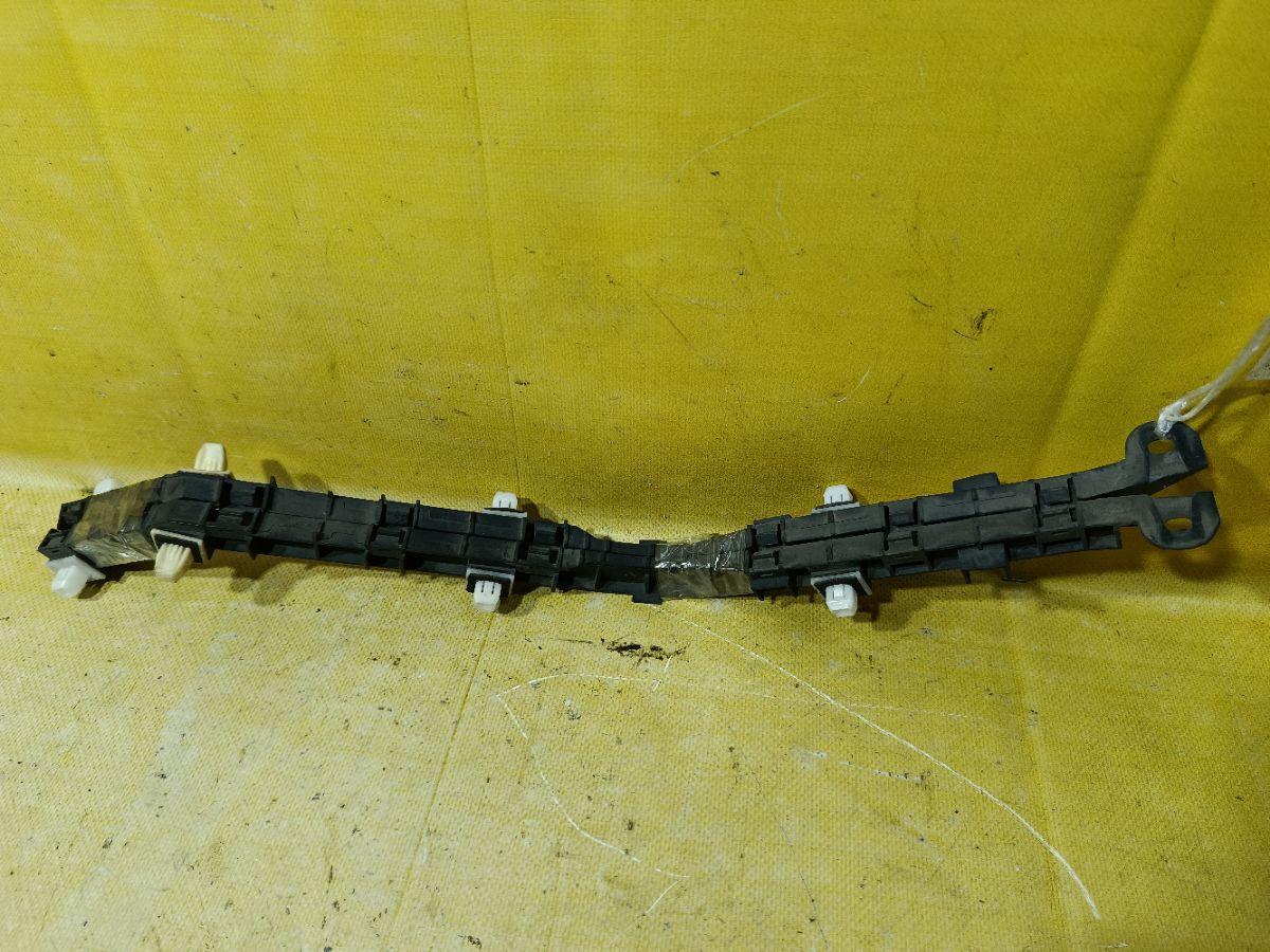 Крепление бампера на Honda Accord CL8 Фото 3