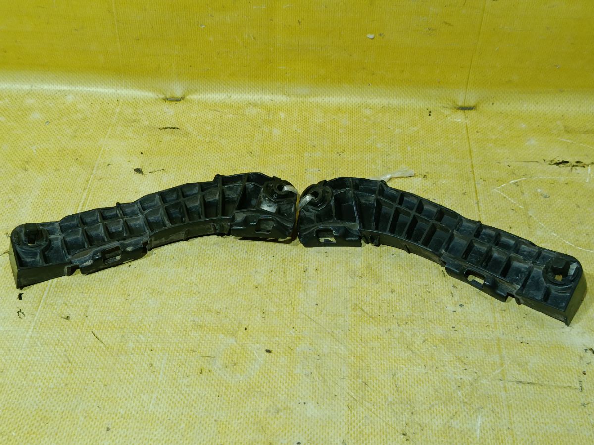 Крепление бампера 52535-33040, 52536-33040 на Toyota Camry ACV45 Фото 2