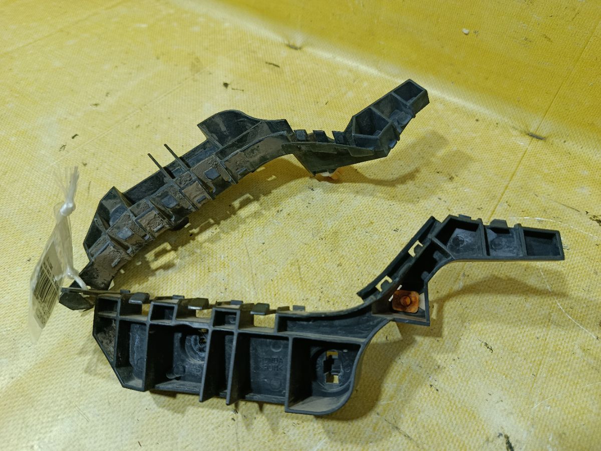 Крепление бампера на Honda Accord CL8 Фото 2