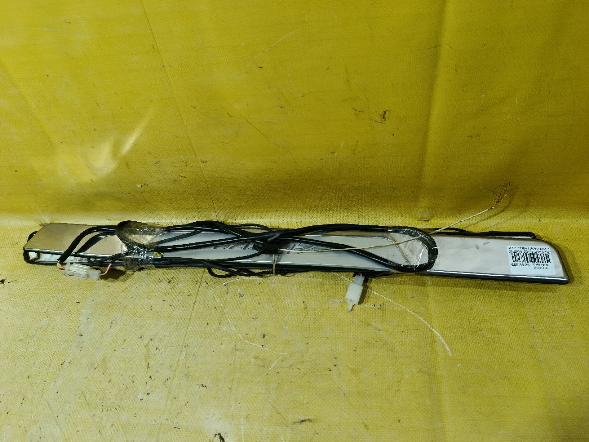 Накладка на порог салона на Mazda Atenza GHEFW Фото 1