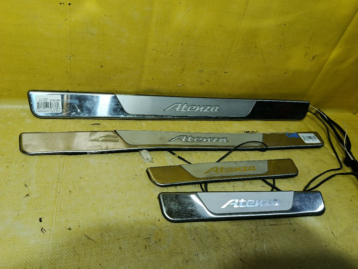 Накладка на порог салона на Mazda Atenza GHEFW Фото 6