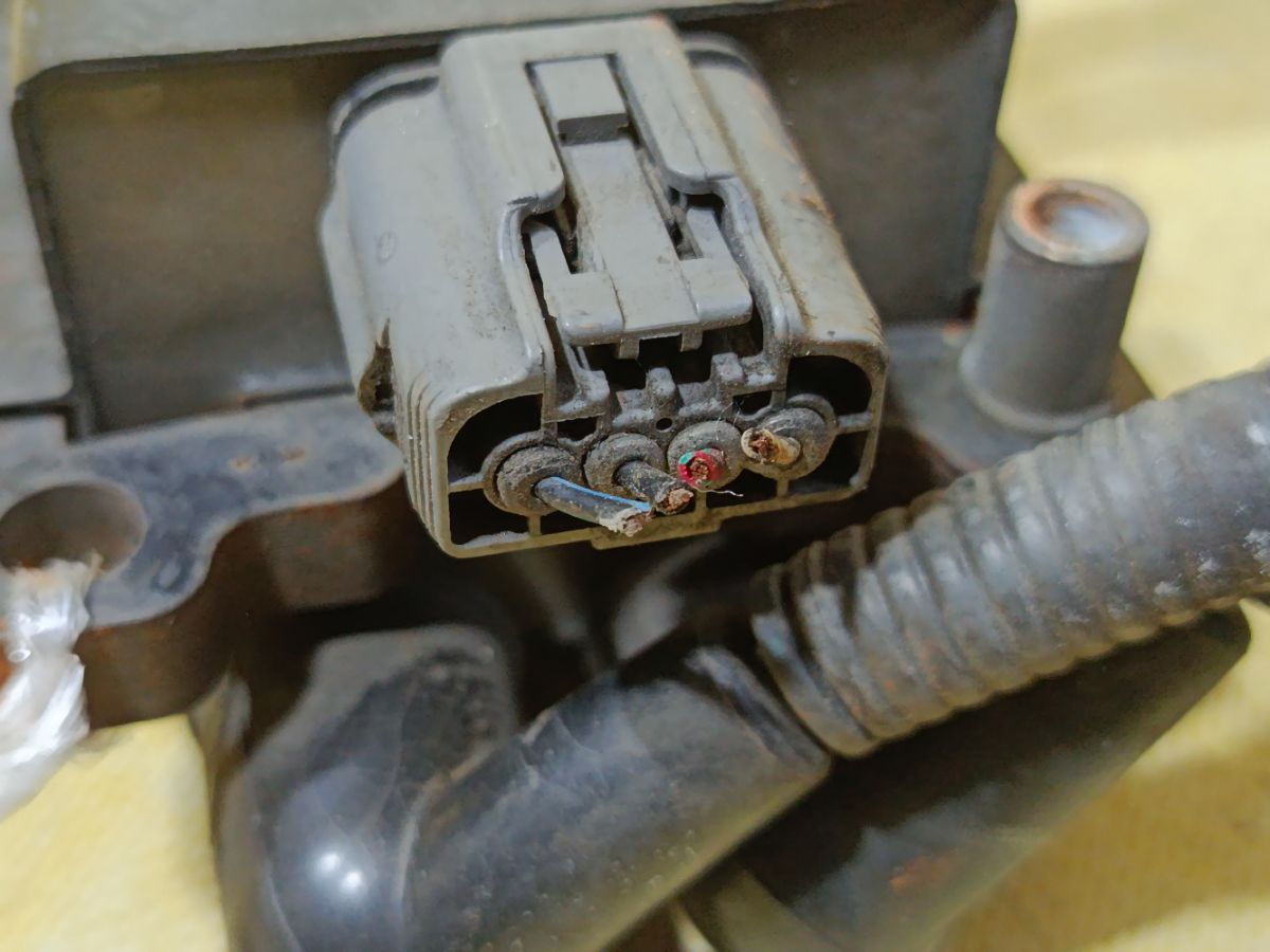 Катушка зажигания 22433AA580, 22433AA500 на Subaru Legacy Wagon BP5 EJ203 Фото 6