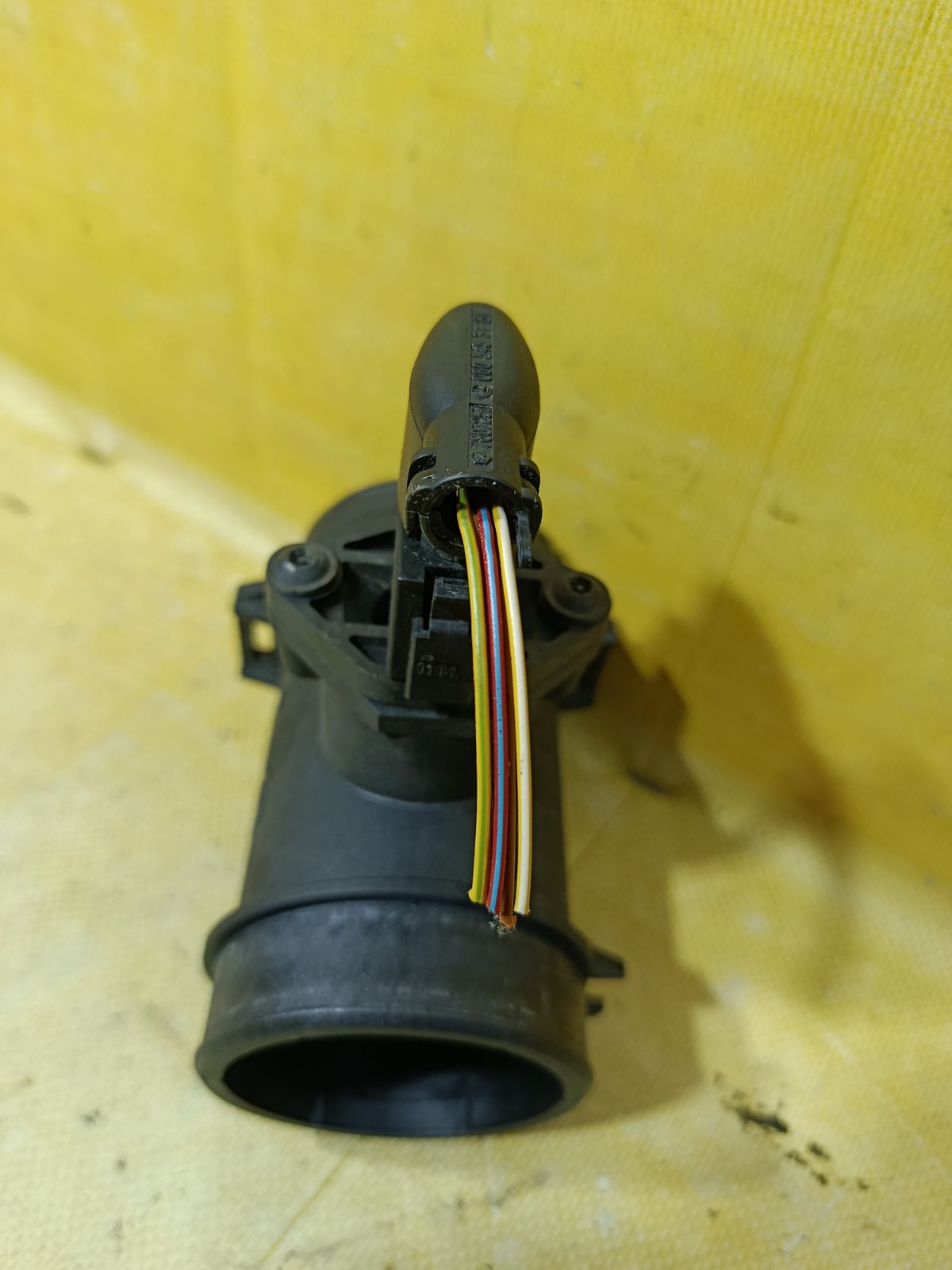 Датчик расхода воздуха 000940948, 0280217114 на Mercedes-Benz Slk-Class R170.447 111.973 Фото 2