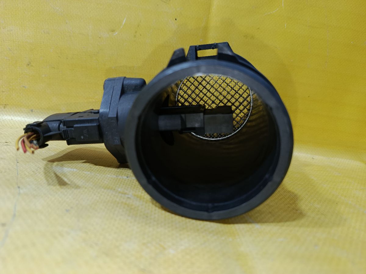 Датчик расхода воздуха 000940948, 0280217114 на Mercedes-Benz Slk-Class R170.447 111.973 Фото 3