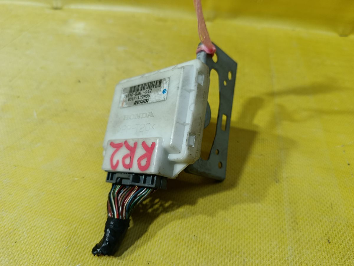 Регулятор скорости мотора отопителя 79610-SJK-942 на Honda Elysion RR2 K24A Фото 1