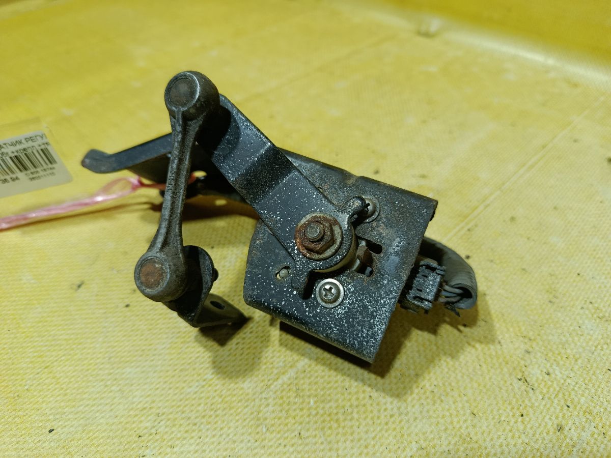 Датчик регулировки наклона фар на Suzuki Sx4 YB11S Фото 1