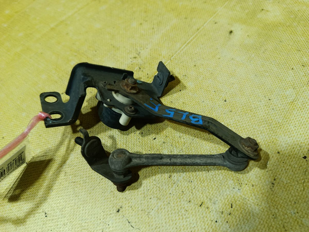 Датчик регулировки наклона фар на Subaru Legacy BL5 Фото 2