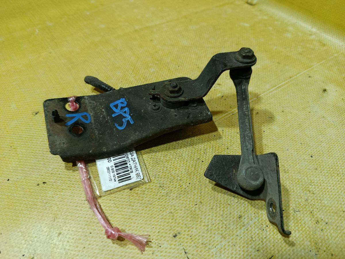 Датчик регулировки наклона фар на Subaru Legacy Wagon BP5 Фото 1