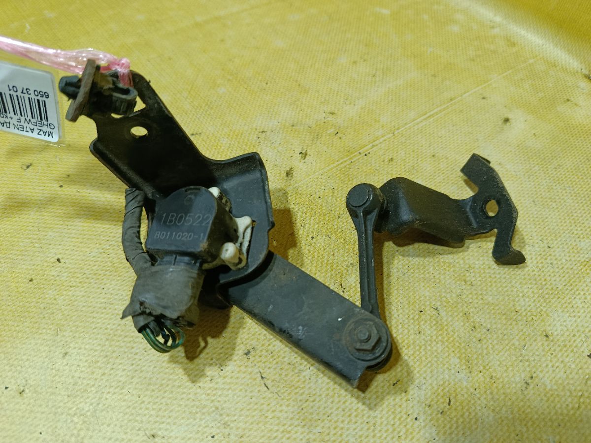 Датчик регулировки наклона фар на Mazda Atenza GHEFW Фото 1